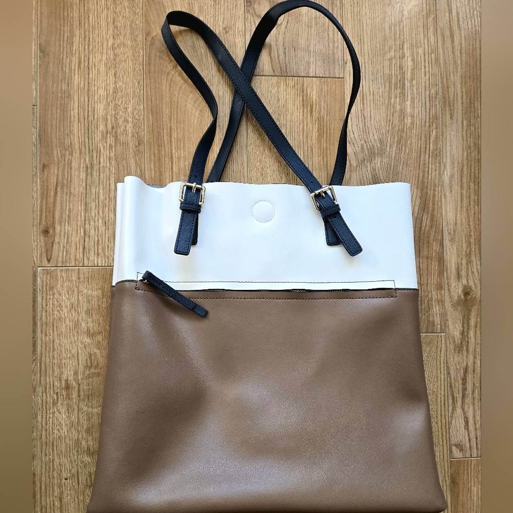 LIKE✅️NEW Leather Laptop/Tote Bag Soft Brown & White With Dark Blue Straps.